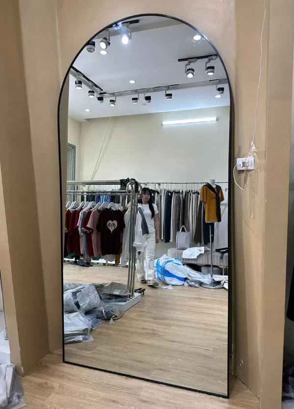 Gương khung nhôm cho các shop quần áo